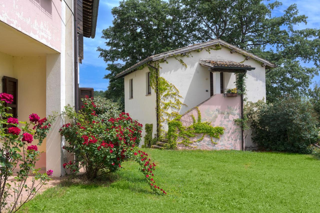 Вилла Castello Di Pupaggi Sellano Экстерьер фото