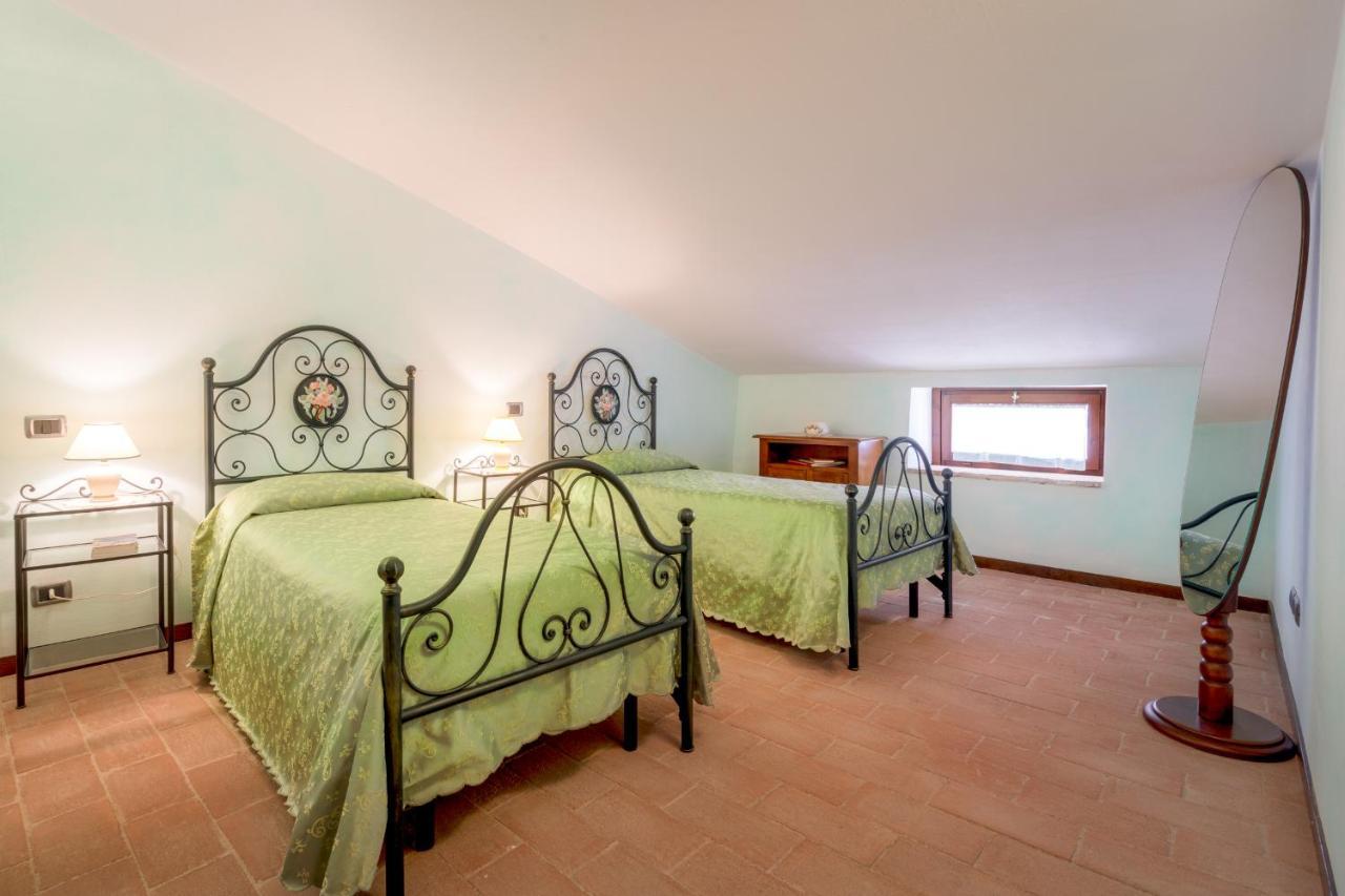 Вилла Castello Di Pupaggi Sellano Экстерьер фото