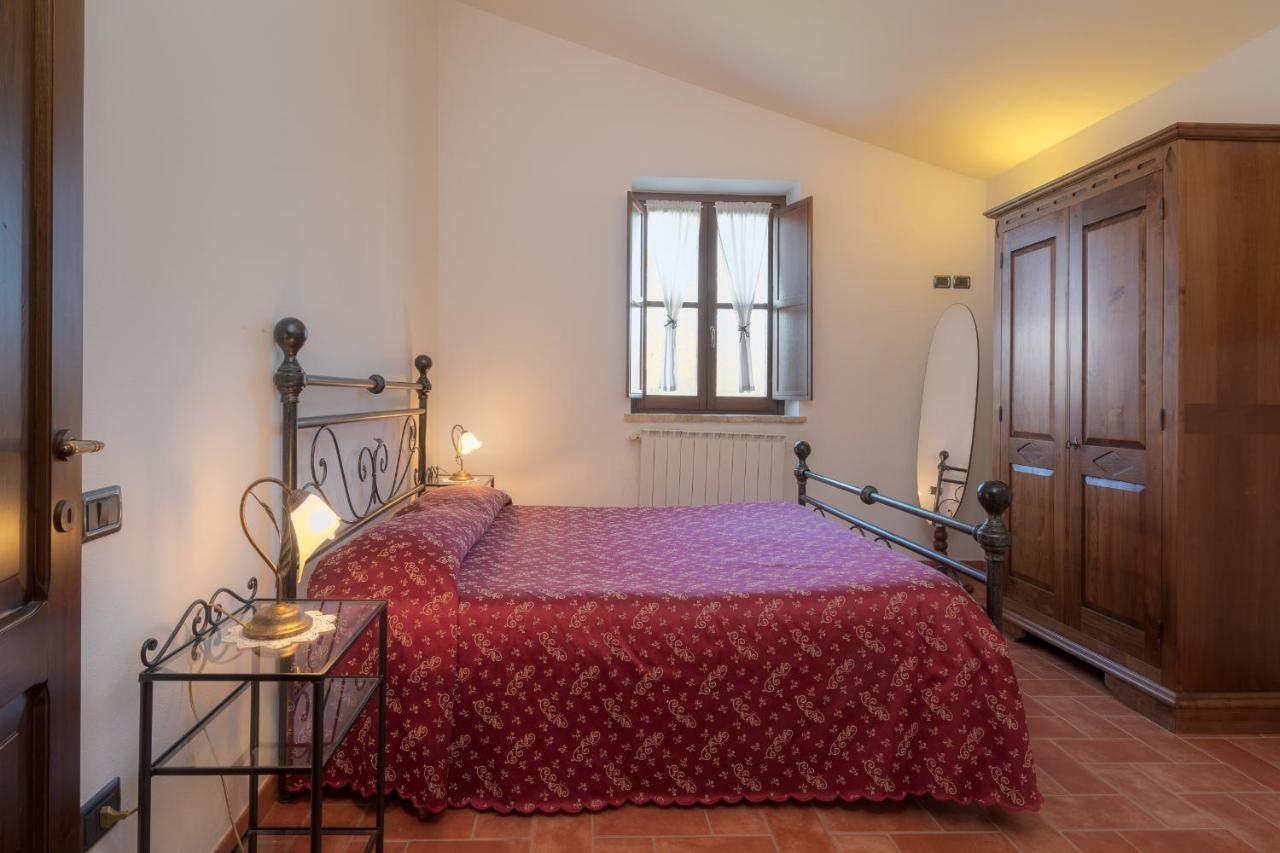 Вилла Castello Di Pupaggi Sellano Экстерьер фото